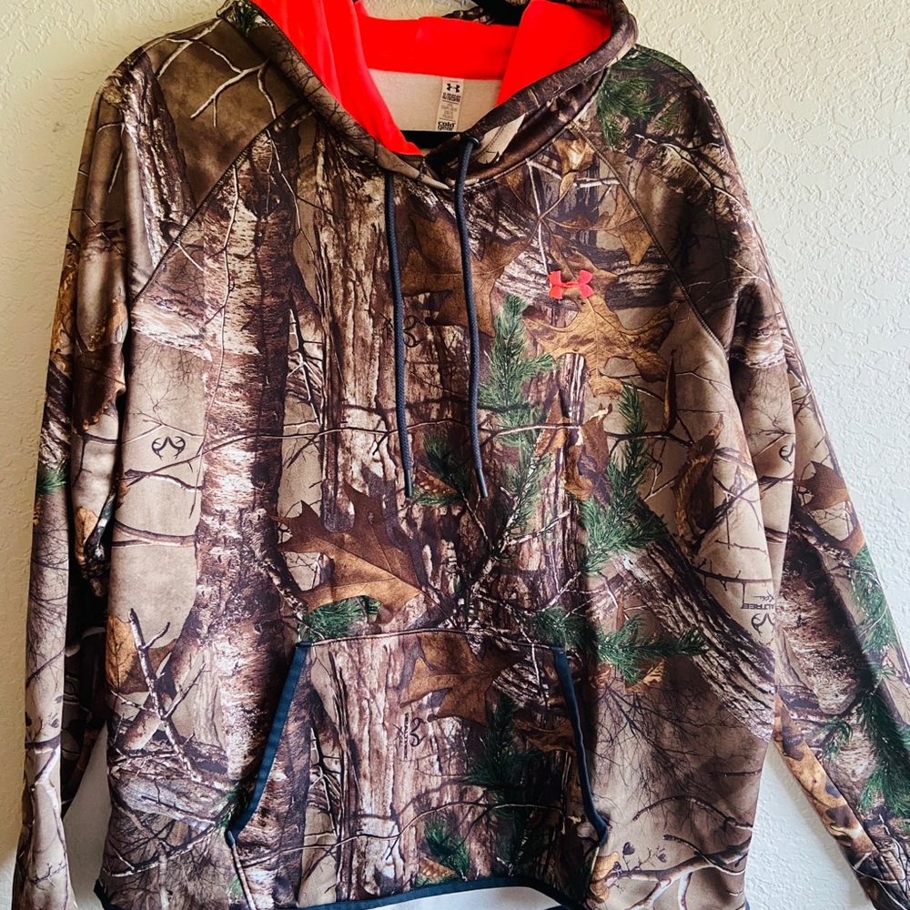 UNDER ARMOUR hoodie
